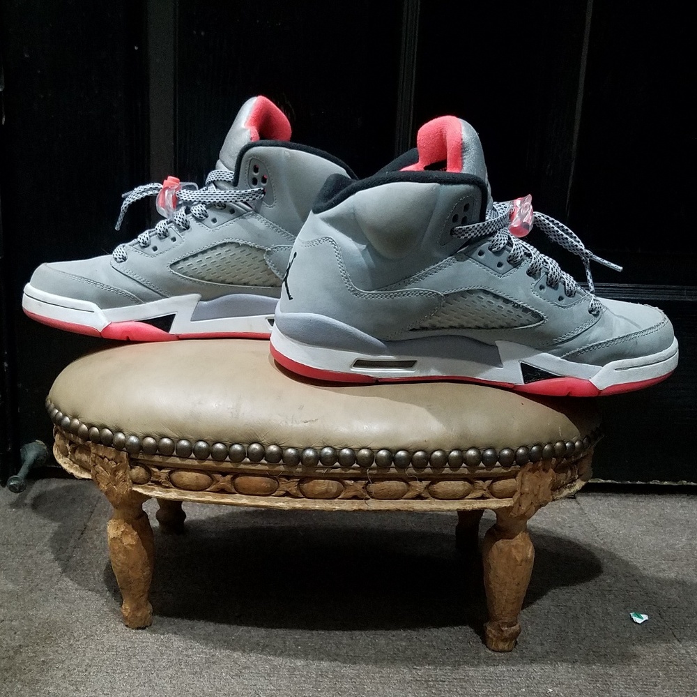 Youth Air Jordan Retro 5 "Hot Lava."
